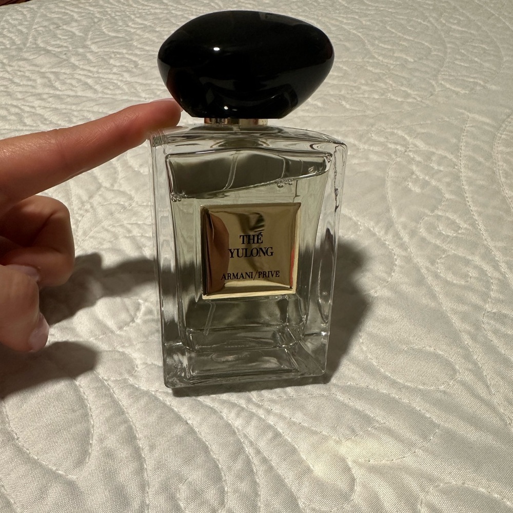 Giorgio Armani Thé Yulong Fragrance with Black Cap